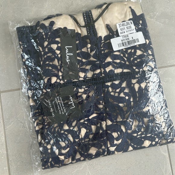 NWT LULUS Women’s Divine Destiny Navy Blue Lace Midi Dress - Picture 6 of 14